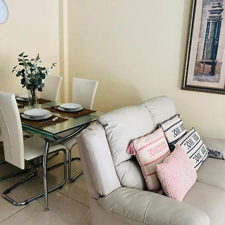 Apartmán Flat On The Paseo Maritamo! Estepona Exteriér fotografie